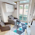 Agreable Mezzanine Proche Plages Et Centre - Fr-1-196-372 مينتون