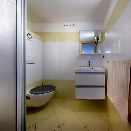 Agreable Mezzanine Proche Plages Et Centre - Fr-1-196-372 Menton