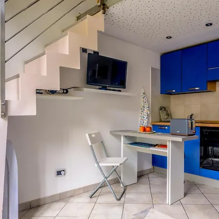 Daire Agreable Mezzanine Proche Plages Et Centre - Fr-1-196-372 *